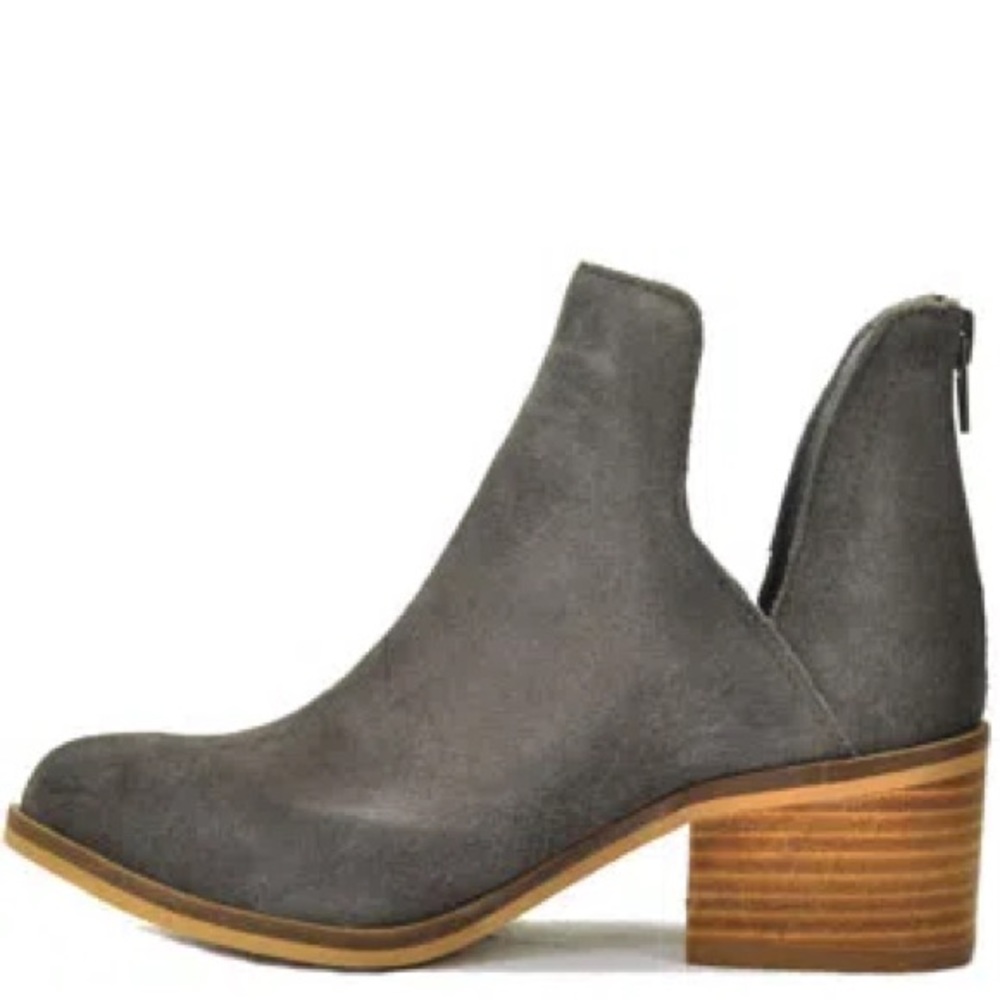 Steve Madden Lancaster Suede Ankle Bootie